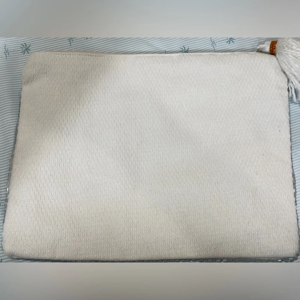 NEW no tag Floral Embroidered Clutch/Pouch - Picture 3 of 6